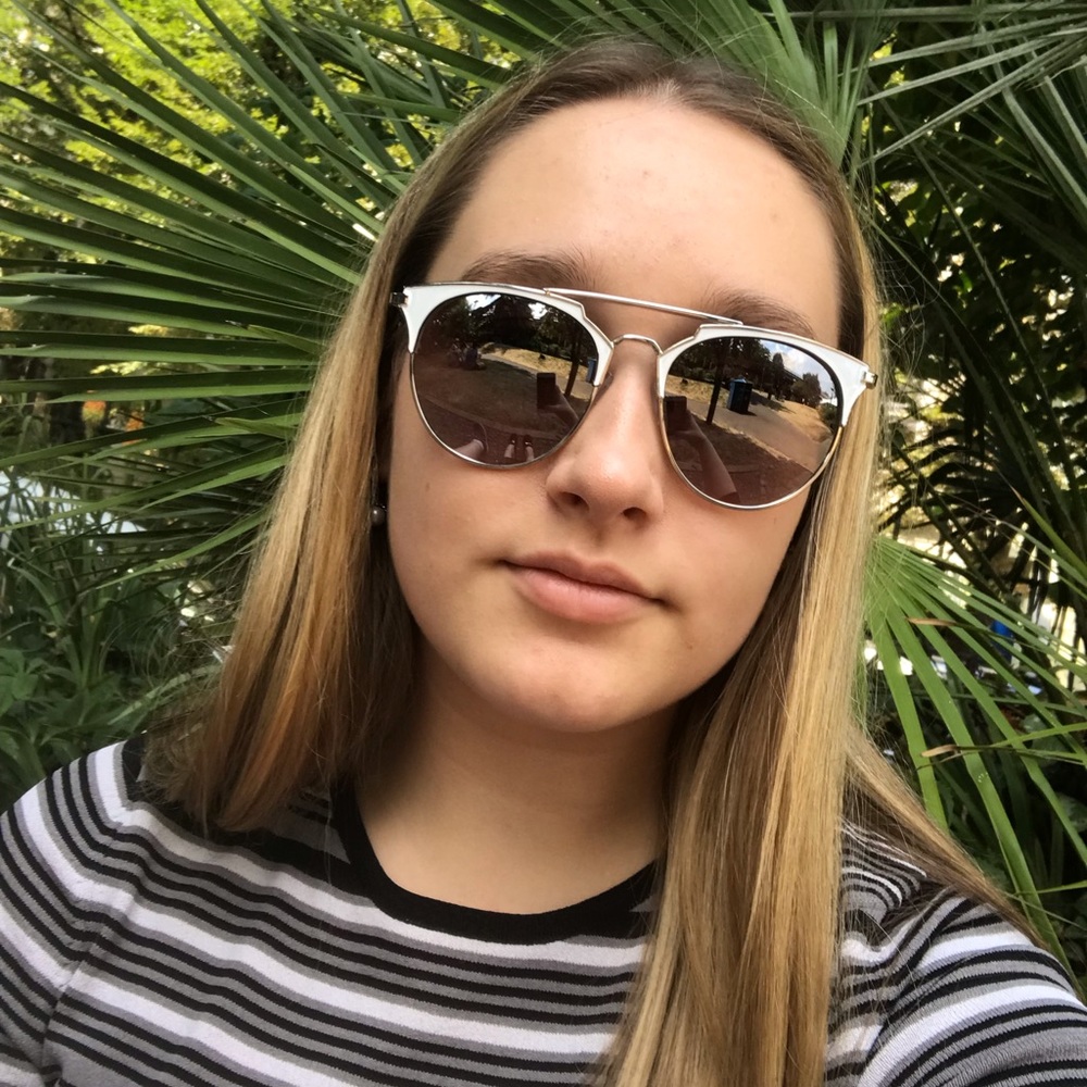 Meet your Posher, Cora